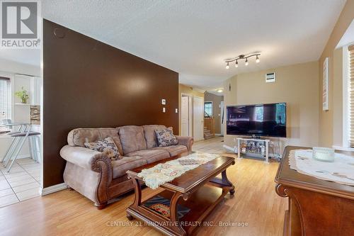 1910 Dalhousie Crescent, Oshawa (Samac), ON - Indoor Photo Showing Living Room