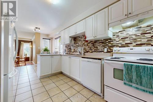 1910 Dalhousie Crescent, Oshawa, ON - Indoor Photo Showing Kitchen