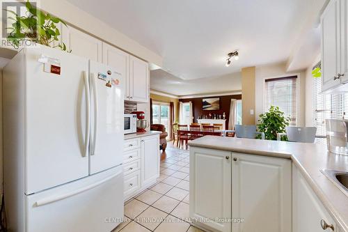 1910 Dalhousie Crescent, Oshawa, ON - Indoor Photo Showing Kitchen