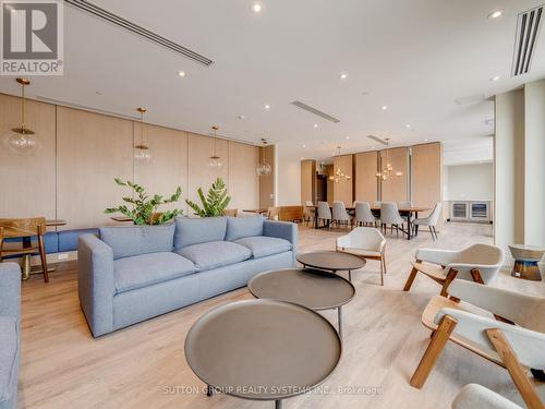 108 - 1440 Clarriage Court, Milton (Ford), ON - Indoor Photo Showing Living Room