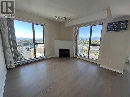 15Fl 8248 Lansdowne Road, Richmond, BC - Indoor Photo Showing Living Room With Fireplace