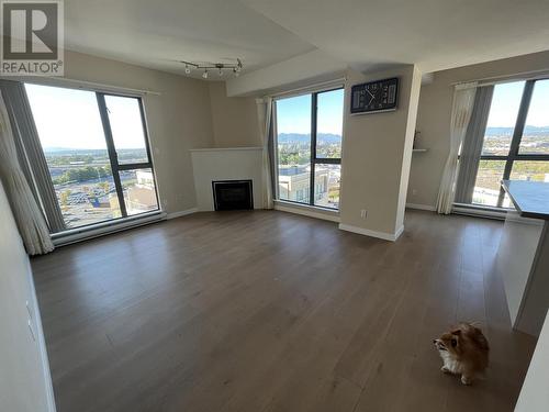 15Fl 8248 Lansdowne Road, Richmond, BC - Indoor Photo Showing Living Room With Fireplace