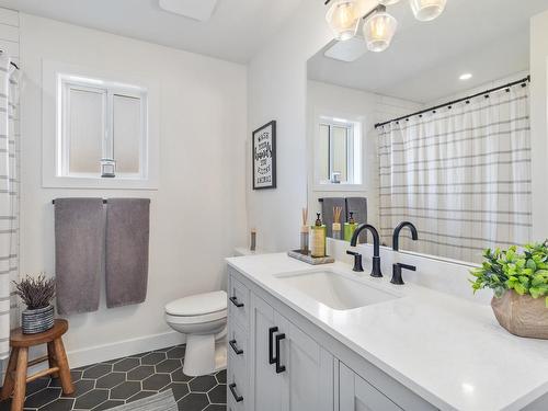 115 Ranchlands Court, Kamloops, BC - Indoor Photo Showing Bathroom