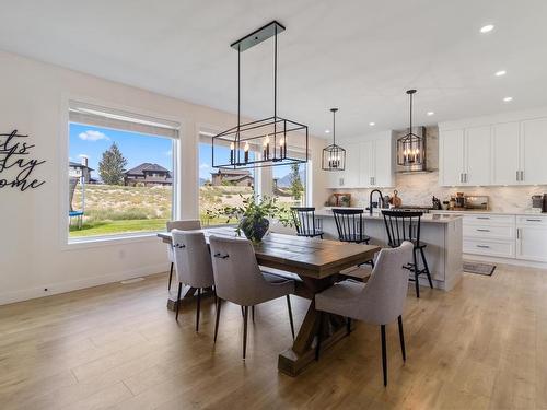 115 Ranchlands Court, Kamloops, BC - Indoor Photo Showing Dining Room