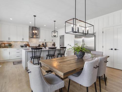 115 Ranchlands Court, Kamloops, BC - Indoor Photo Showing Dining Room