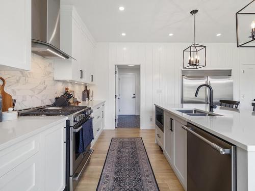 115 Ranchlands Court, Kamloops, BC - Indoor Photo Showing Kitchen With Double Sink With Upgraded Kitchen