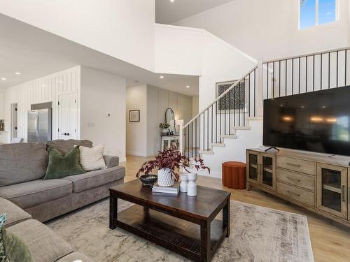 115 Ranchlands Court, Kamloops, BC - Indoor Photo Showing Living Room