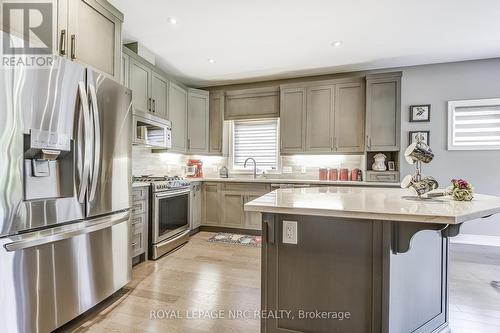 8 Cobblestone Drive, Niagara-On-The-Lake (St. Davids), ON - Indoor Photo Showing Kitchen With Upgraded Kitchen