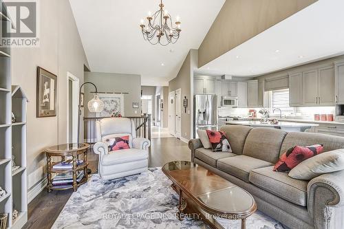 8 Cobblestone Drive, Niagara-On-The-Lake, ON - Indoor Photo Showing Living Room