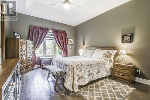 8 Cobblestone Drive, Niagara-On-The-Lake, ON - Indoor Photo Showing Bedroom