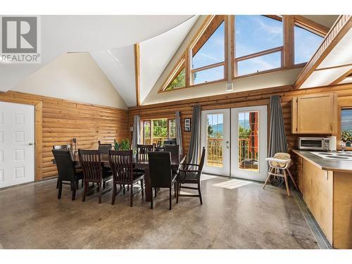 2943 Hopwood Road, Lee Creek, BC - Indoor