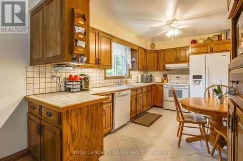 682 Concession 15 Road W, Tiny, ON - Indoor Photo Showing Kitchen