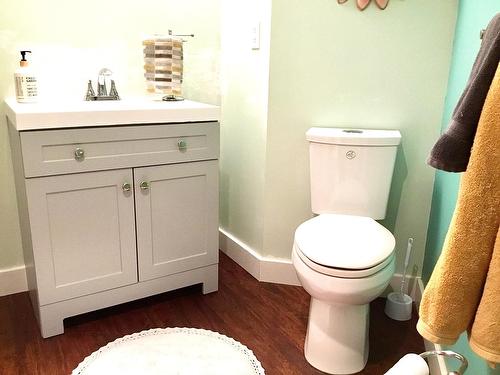 338 Marsden Street, Kimberley, BC - Indoor Photo Showing Bathroom