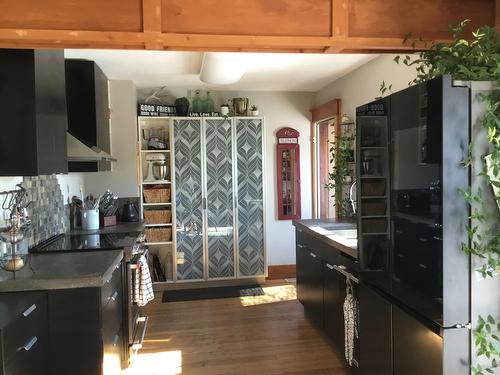 338 Marsden Street, Kimberley, BC - Indoor Photo Showing Kitchen