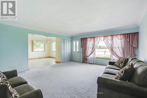 135 Balm Beach Road E, Tiny, ON - Indoor Photo Showing Living Room