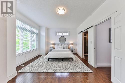 2032 Lakeshore Road W, Mississauga, ON - Indoor Photo Showing Bedroom