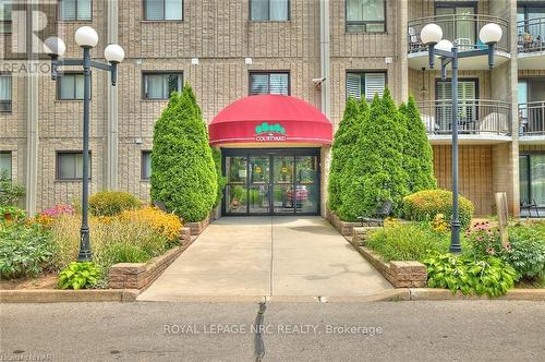 113 - 4658 Drummond Road, Niagara Falls, ON - Outdoor