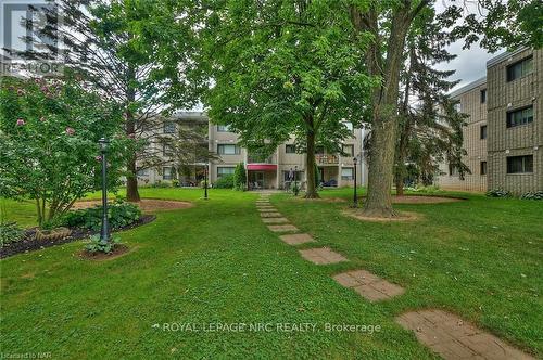 113 - 4658 Drummond Road, Niagara Falls, ON - Outdoor