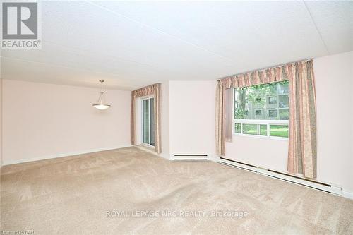 113 - 4658 Drummond Road, Niagara Falls, ON - Indoor Photo Showing Other Room