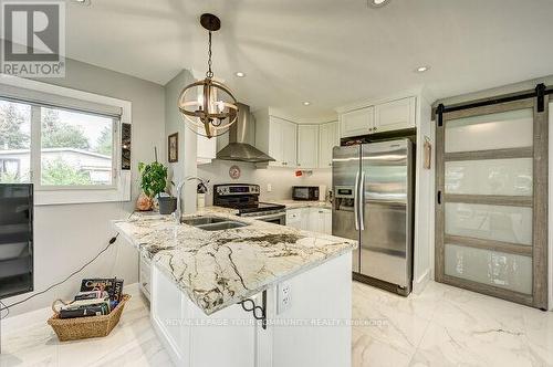 2309 Taylorwoods Boulevard, Innisfil, ON - Indoor Photo Showing Kitchen With Double Sink With Upgraded Kitchen