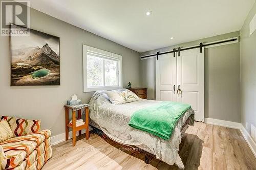 2309 Taylorwoods Boulevard, Innisfil, ON - Indoor Photo Showing Bedroom