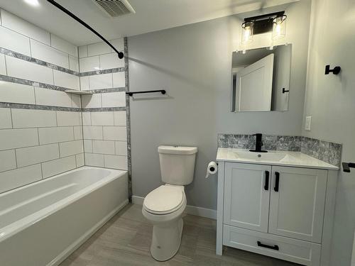 A - 2680 75Th Avenue, Grand Forks, BC - Indoor Photo Showing Bathroom