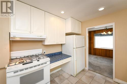 531 11Th St, Courtenay, BC - Indoor Photo Showing Kitchen