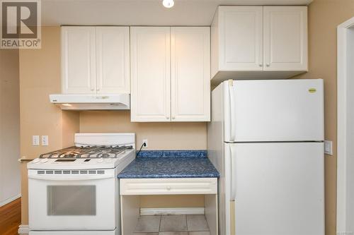 531 11Th St, Courtenay, BC - Indoor Photo Showing Kitchen