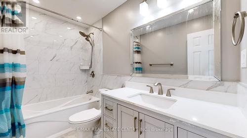 94 Glenview Avenue, Cambridge, ON - Indoor Photo Showing Bathroom