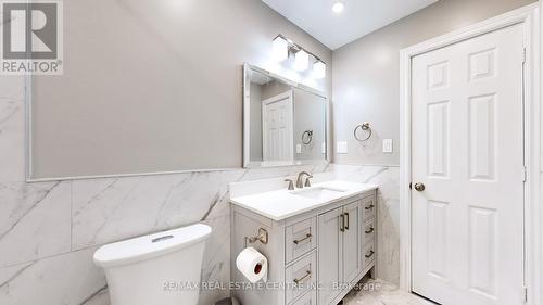 94 Glenview Avenue, Cambridge, ON - Indoor Photo Showing Bathroom