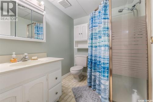 714 Worobetz Crescent N, Regina, SK - Indoor Photo Showing Bathroom