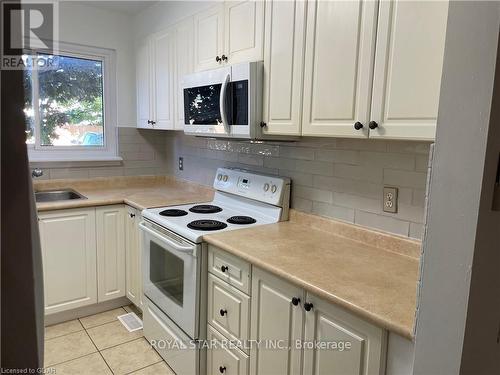 38 - 201 Silvercreek Parkway N, Guelph, ON - Indoor Photo Showing Kitchen