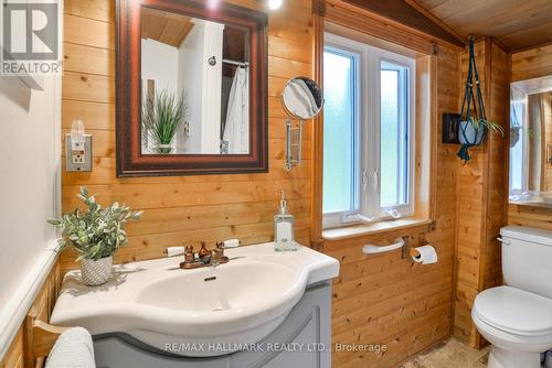 10 Kellington Point Road, Parry Sound, ON - Indoor Photo Showing Bathroom