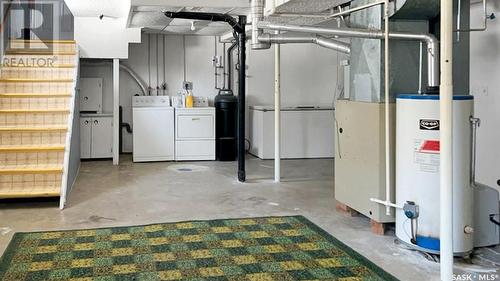 50 2 Avenue E, Montmartre, SK - Indoor Photo Showing Laundry Room