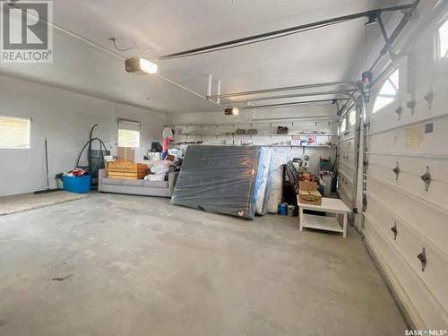 50 2 Avenue E, Montmartre, SK - Indoor Photo Showing Garage