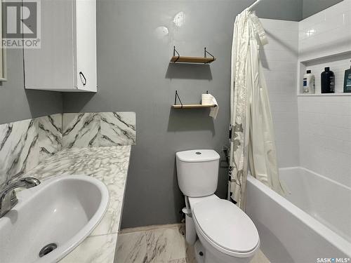 50 2 Avenue E, Montmartre, SK - Indoor Photo Showing Bathroom