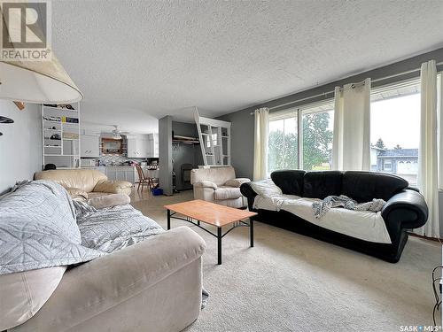 50 2 Avenue E, Montmartre, SK - Indoor Photo Showing Living Room