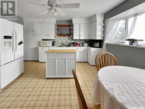 50 2 Avenue E, Montmartre, SK - Indoor Photo Showing Kitchen