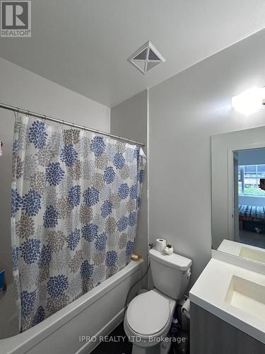 113 - 8 Nahani Way, Mississauga, ON - Indoor Photo Showing Bathroom