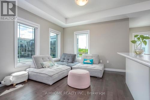 29 - 107 Westra Drive, Guelph, ON - Indoor Photo Showing Living Room