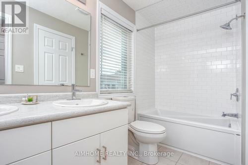 29 - 107 Westra Drive, Guelph, ON - Indoor Photo Showing Bathroom