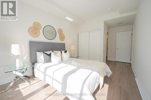 216 - 652 Cricklewood Drive, Mississauga (Mineola), ON - Indoor Photo Showing Bedroom