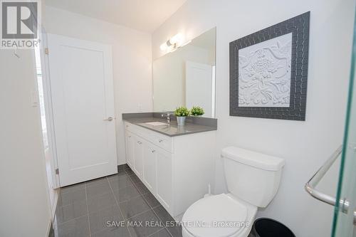 216 - 652 Cricklewood Drive, Mississauga (Mineola), ON - Indoor Photo Showing Bathroom