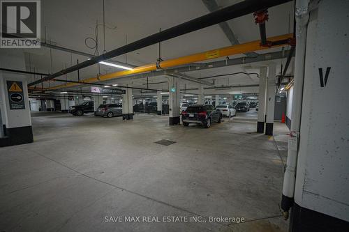 216 - 652 Cricklewood Drive, Mississauga (Mineola), ON - Indoor Photo Showing Garage