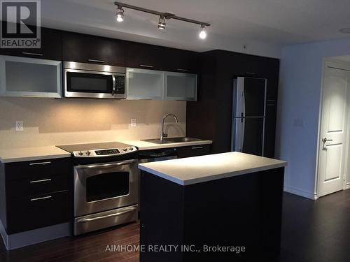 1405 - 386 Yonge Street, Toronto, ON - Indoor Photo Showing Kitchen