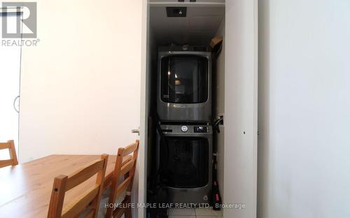 509 - 159 Dundas Street E, Toronto, ON - Indoor Photo Showing Laundry Room