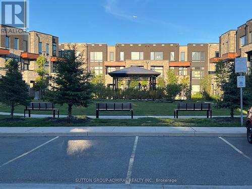 22 Pageant Avenue, Vaughan (Vellore Village), ON - Outdoor