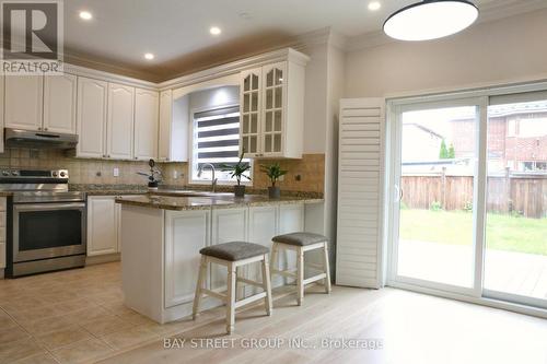 2309 Coronation Drive, Oakville, ON - Indoor Photo Showing Kitchen