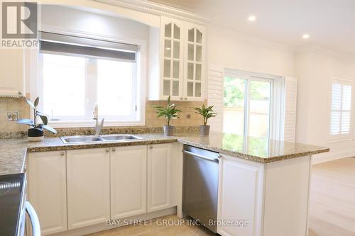 2309 Coronation Drive, Oakville (Iroquois Ridge North), ON - Indoor Photo Showing Kitchen With Double Sink