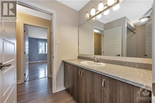 Jack & Jill 4 pc Bathroom between 2nd and 3rd Bedrooms - 231 Des Soldats-Riendeau Street, Ottawa, ON - Indoor Photo Showing Bathroom